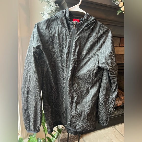 NIKE zebra reflective wind breaker - Picture 3 of 7